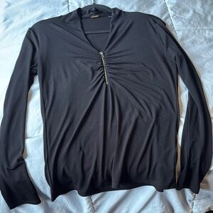 T Tahari Black Ruched Long Sleeve Blouse